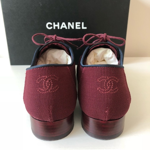 🔥SOLD🔥Chanel NIB Lace Up Oxford Burgundy/Black - Picture 6 of 8